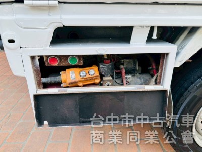 油壓尾門，一手車，原版件
