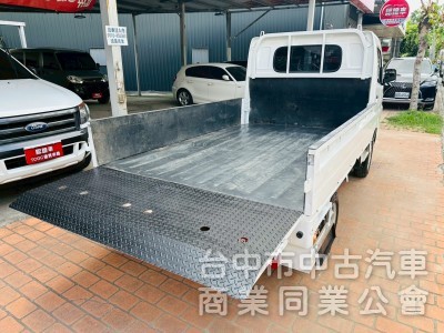 油壓尾門，一手車，原版件