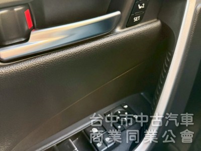 頂級旗艦版，360環景，apple carplay，原版件