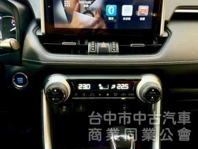 頂級旗艦版，360環景，apple carplay，原版件