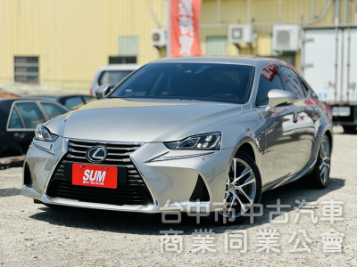 17年式！小改款！頂級版！ACC跟車！通風椅 盲點 三眼LED頭燈 電視 天窗！原鈑件！可全貸！大甲在地深耕30年老店！