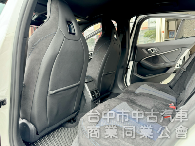 原廠保固中！M版！一手車！僅跑2萬！全原廠保養！ACC跟車 盲點 跑車座椅 無線CarPlay！原鈑件！可全貸！