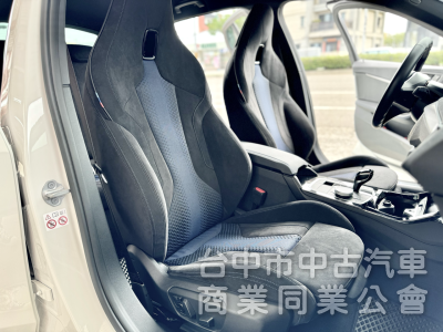 原廠保固中！M版！一手車！僅跑2萬！全原廠保養！ACC跟車 盲點 跑車座椅 無線CarPlay！原鈑件！可全貸！