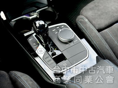 原廠保固中！M版！一手車！僅跑2萬！全原廠保養！ACC跟車 盲點 跑車座椅 無線CarPlay！原鈑件！可全貸！