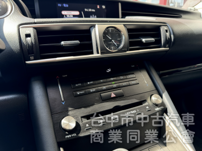 小改款！ACC跟車！原廠保養！雙電動加熱椅 導航 數位電視！年均僅跑1.3萬公里！原鈑件！可全貸！大甲在地30年老店！