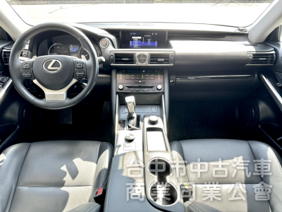 小改款！ACC跟車！原廠保養！雙電動加熱椅 導航 數位電視！年均僅跑1.3萬公里！原鈑件！可全貸！大甲在地30年老店！