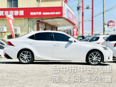 小改款！ACC跟車！原廠保養！雙電動加熱椅 導航 數位電視！年均僅跑1.3萬公里！原鈑件！可全貸！大甲在地30年老店！