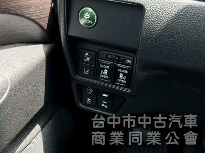 末代大改款！登峰版！ACC跟車 盲點 雙電動側滑門 電尾門 360環景 CarPlay 車道維持 LED頭燈！原鈑件！