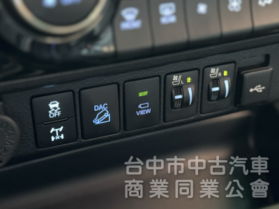 一手車！原廠保養！柴油4WD！車斗捲簾！ACC跟車 環景 通風座椅 CarPlay！原鈑件！可全貸！大甲在地30年老店！
