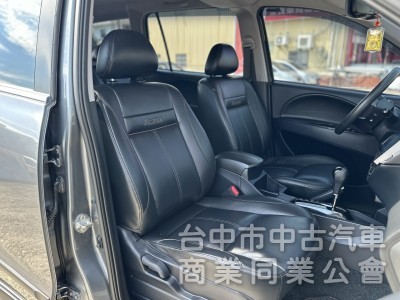 旗艦版！一手車！僅跑5萬！數位儀表 盲點 定速 後座出風口 無線CarPlay！原鈑件！可全貸！大甲在地30年老店！