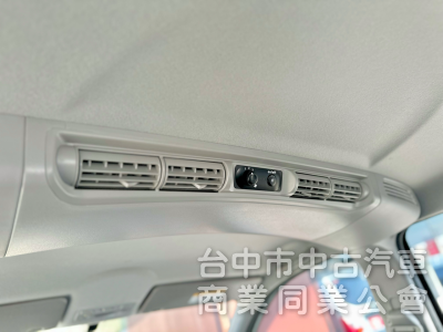 旗艦版！一手車！僅跑5萬！數位儀表 盲點 定速 後座出風口 無線CarPlay！原鈑件！可全貸！大甲在地30年老店！