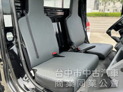一手車！僅跑2萬8！車室空間大！同級距車斗最寬長！雙安！循跡防滑！ABS！可全貸！全省保固！大甲在地深耕30年老店！ 