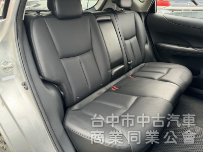 低里程！僅跑4萬！小車大空間！6氣囊！藍芽影音 倒車顯影 前後紀錄！後座出風口！原鈑件！可全貸！台中在地深耕30年老店！