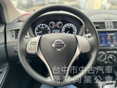 低里程！僅跑4萬！小車大空間！6氣囊！藍芽影音 倒車顯影 前後紀錄！後座出風口！原鈑件！可全貸！台中在地深耕30年老店！