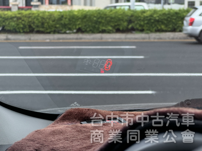 一手車！里程僅跑7萬！原廠保養！定速！I-KEY！無線AppleCarPlay！倒車顯影 四輪新胎 抬頭顯示！原鈑件！
