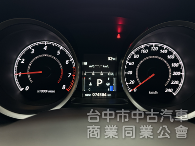 一手車！里程僅跑7萬！原廠保養！定速！I-KEY！無線AppleCarPlay！倒車顯影 四輪新胎 抬頭顯示！原鈑件！