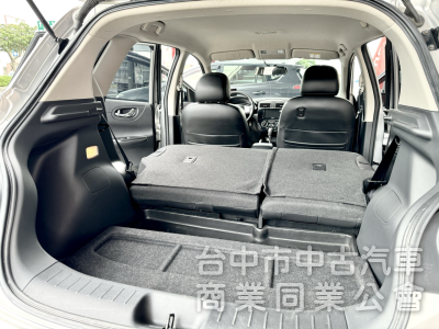 低里程！僅跑4萬！小車大空間！6氣囊！藍芽影音 倒車顯影 前後紀錄！後座出風口！原鈑件！可全貸！台中在地深耕30年老店！