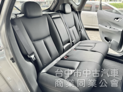 低里程！僅跑4萬！小車大空間！6氣囊！藍芽影音 倒車顯影 前後紀錄！後座出風口！原鈑件！可全貸！台中在地深耕30年老店！