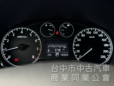 低里程！僅跑4萬！小車大空間！6氣囊！藍芽影音 倒車顯影 前後紀錄！後座出風口！原鈑件！可全貸！台中在地深耕30年老店！