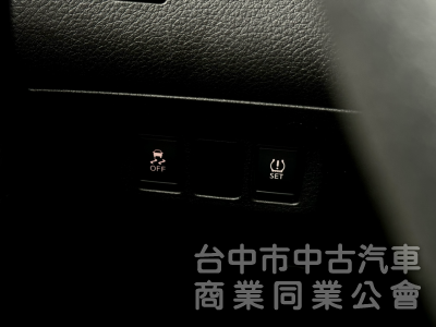 低里程！僅跑4萬！小車大空間！6氣囊！藍芽影音 倒車顯影 前後紀錄！後座出風口！原鈑件！可全貸！台中在地深耕30年老店！