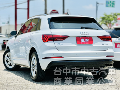 一手車！僅跑3萬！原廠保養！新車保固中！ACC跟車 盲點 環景 腳踢尾門 CarPlay！原鈑件！台中在地30年老店！