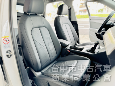 一手車！僅跑3萬！原廠保養！新車保固中！ACC跟車 盲點 環景 腳踢尾門 CarPlay！原鈑件！台中在地30年老店！
