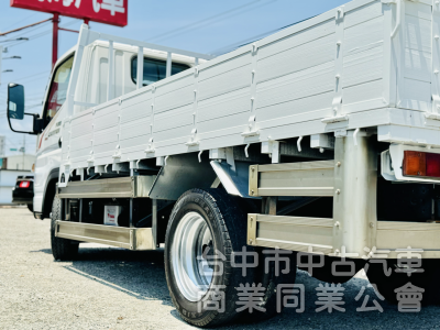 低里程！全新車斗！僅跑11萬！長軸11呎半！原廠防捲入護欄！免尿素！載重五噸！無限速！可全貸！大甲在地深耕30年老店！