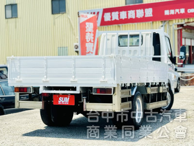 低里程！全新車斗！僅跑11萬！長軸11呎半！原廠防捲入護欄！免尿素！載重五噸！無限速！可全貸！大甲在地深耕30年老店！