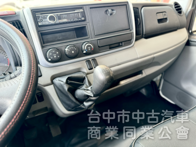 低里程！全新車斗！僅跑11萬！長軸11呎半！原廠防捲入護欄！免尿素！載重五噸！無限速！可全貸！大甲在地深耕30年老店！