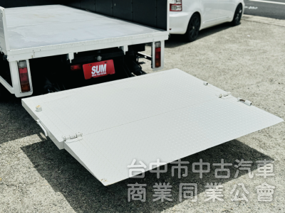 自排！僅跑9萬！雙折雙芯尾門！免尿素！載重五噸！四錄環景！工具箱！錏板！護欄！全省保固！