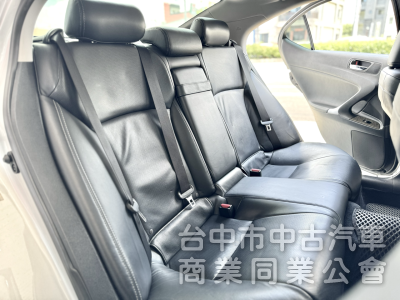 一手車！NAVI旗艦版！僅跑10萬！定速！ML音響！撥片！導航！後電動遮陽簾！雙電動冷熱通風椅！前後車距雷達！原鈑件！