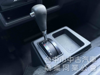 市場最低里程！僅跑1萬！自排～8人座！定速 雙安 循跡！原鈑件！可全貸！售後原廠2年5萬公里保固！台中在地30年老店！