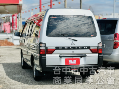 市場最低里程！僅跑1萬！自排～8人座！定速 雙安 循跡！原鈑件！可全貸！售後原廠2年5萬公里保固！台中在地30年老店！