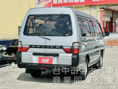 市場最低里程！僅跑1萬！自排～8人座！定速 雙安 循跡！原鈑件！可全貸！售後原廠2年5萬公里保固！台中在地30年老店！