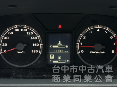 市場最低里程！僅跑1萬！自排～8人座！定速 雙安 循跡！原鈑件！可全貸！售後原廠2年5萬公里保固！台中在地30年老店！