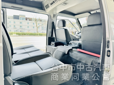 市場最低里程！僅跑1萬！自排～8人座！定速 雙安 循跡！原鈑件！可全貸！售後原廠2年5萬公里保固！台中在地30年老店！
