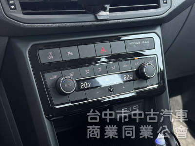 搶先看～新車保固中！原廠保養！ACC跟車 無線充電 CarPlay 雙區恆溫！原鈑件！可全貸！台中在地30年老店！