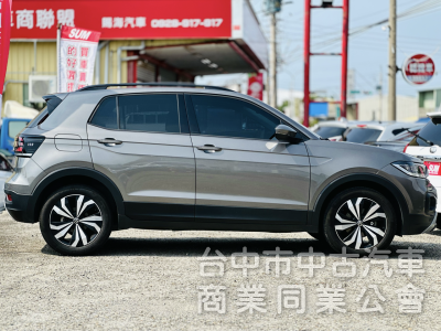 搶先看～新車保固中！原廠保養！ACC跟車 無線充電 CarPlay 雙區恆溫！原鈑件！可全貸！台中在地30年老店！