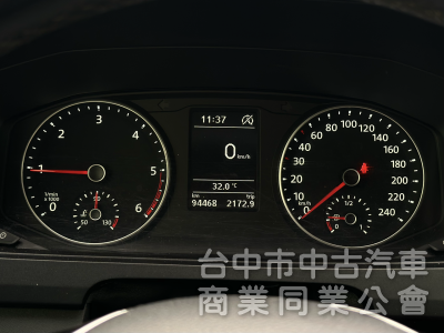 搶先看～長軸！僅跑9萬！九人座！定速 三區恆溫 藍芽 倒車影像 後座遮陽簾！可全貸！售後全省保固！台中在地30年老店！