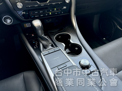 曜黑限量版！僅跑3萬！新車保固！ACC跟車 盲點 通風椅 電尾門 CarPlay！原鈑件！可全貸！台中在地深耕30年老店