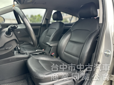 搶先看！一手車！豪華版！六安！定速！無線CarPlay！前後記錄器！後座出風口！原鈑件！可全貸！台中在地深耕30年老店！