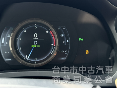 17年式！F Sport版！小改款！ACC跟車！雙電動通風椅！三眼LED頭燈！導航電視！可全貸！台中在地深耕30年老店！