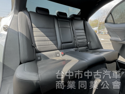17年式！F Sport版！小改款！ACC跟車！雙電動通風椅！三眼LED頭燈！導航電視！可全貸！台中在地深耕30年老店！