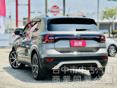 原廠保養！ACC跟車！盲點！數位儀表！CarPlay！自動停車！可全貸！售後保固！台中在地深耕30年老店！