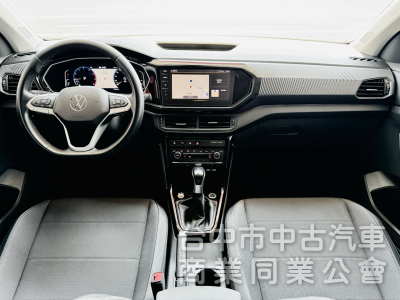 原廠保養！ACC跟車！盲點！數位儀表！CarPlay！自動停車！可全貸！售後保固！台中在地深耕30年老店！