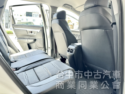 搶先看！5.5代小改款！ACC跟車 無線CarPlay 車道維持！原鈑件！可全貸！兩年5萬公里保固！台中在地30年老店！