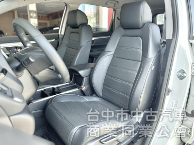 搶先看！5.5代小改款！ACC跟車 無線CarPlay 車道維持！原鈑件！可全貸！兩年5萬公里保固！台中在地30年老店！