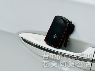 一手車！Safety+！免鑰匙 摸門 定速 恆溫 藍芽 導航 數位電視 抬頭顯示！可全貸！售後保固！台中在地30年老店！