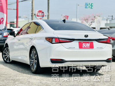 旗艦版！僅跑7萬！ACC跟車 全景天窗 ML音響 雙前通風椅 盲點 抬頭顯示 電動尾門  無線充電 後座遮陽簾！原鈑件！