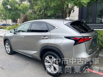 2015 Lexus NX300h 完美車況 舒適駕馭首選 